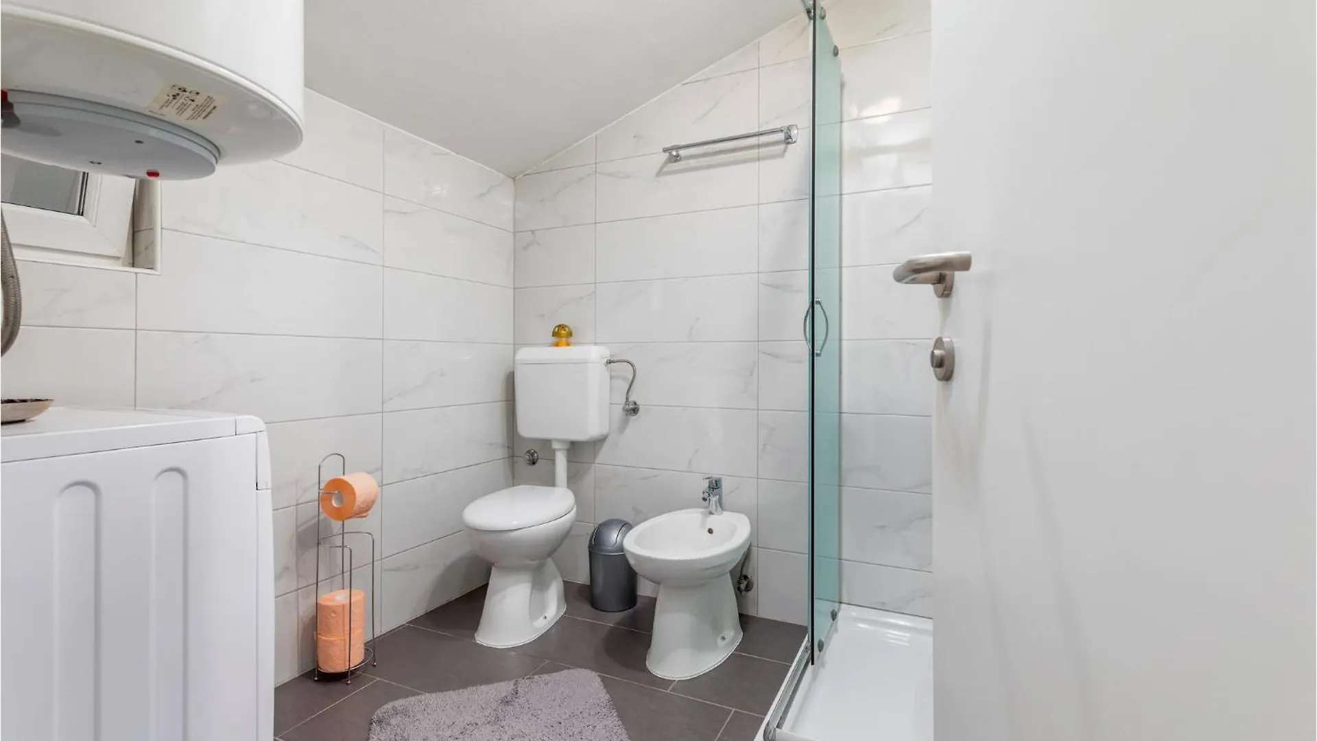 2 Bedroom Gorgeous Apartment In Pula