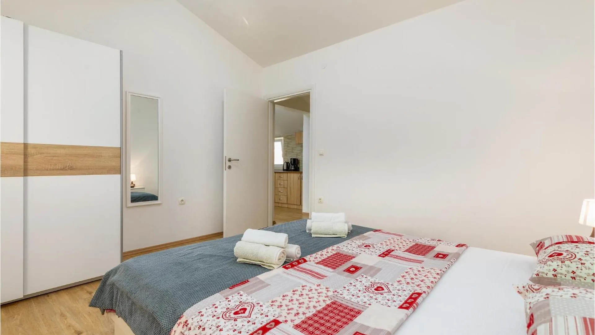 2 Bedroom Gorgeous Apartment In Pula